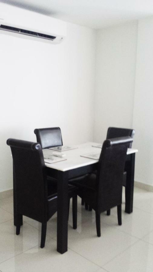 Cherloft@Samsuria Beach Residences Kampung Sungai Ular Esterno foto
