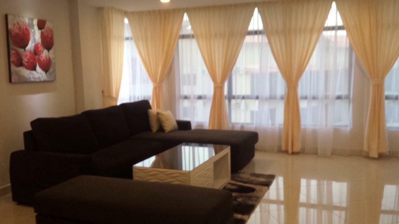 Cherloft@Samsuria Beach Residences Kampung Sungai Ular Esterno foto