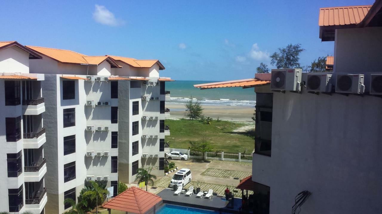 Cherloft@Samsuria Beach Residences Kampung Sungai Ular Esterno foto